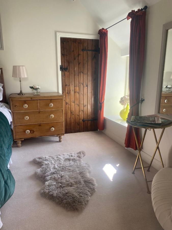 Newmans Cottage เบอร์ฟอร์ด ภายนอก รูปภาพ