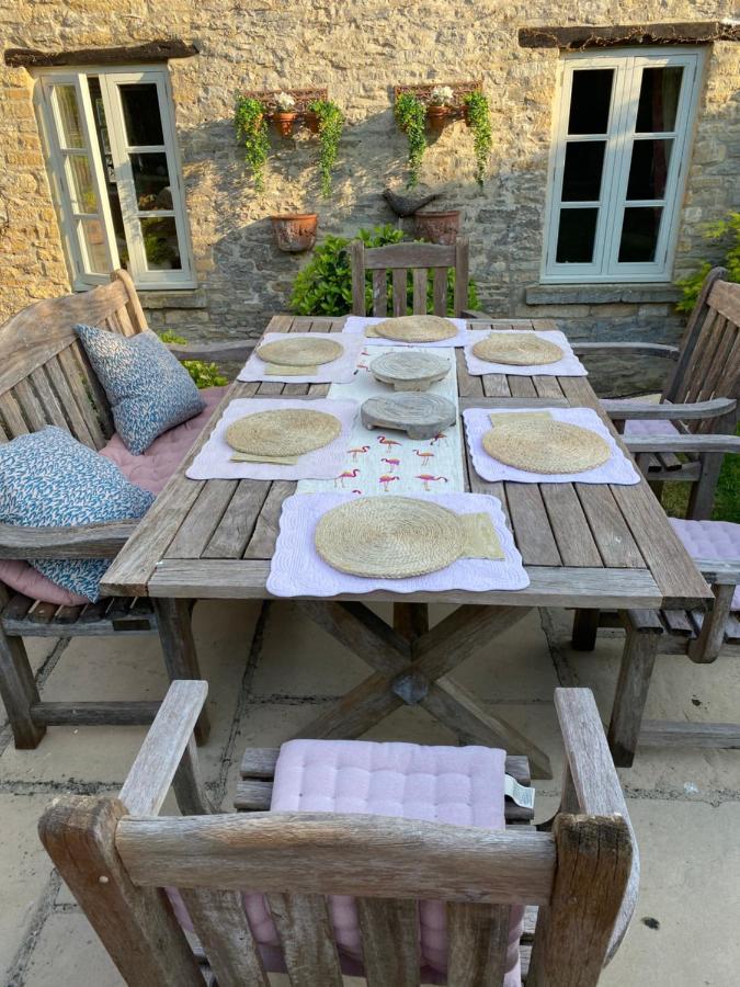 Newmans Cottage เบอร์ฟอร์ด ภายนอก รูปภาพ